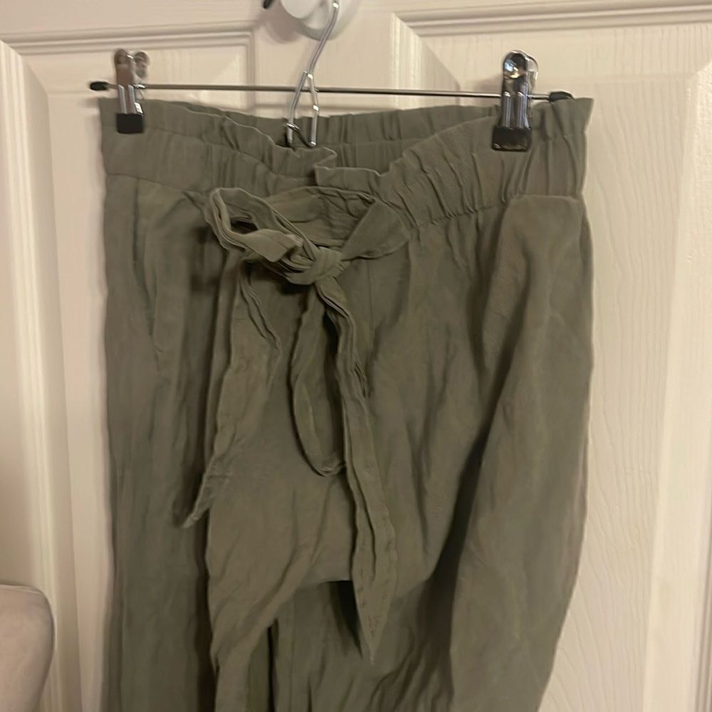 BCBG Generation. Pants size small